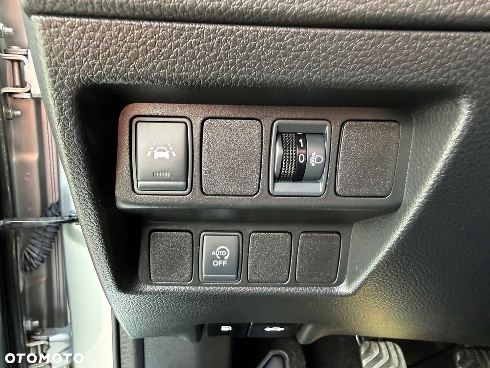 Nissan Qashqai 1.6 DIG-T N-Connecta - 32