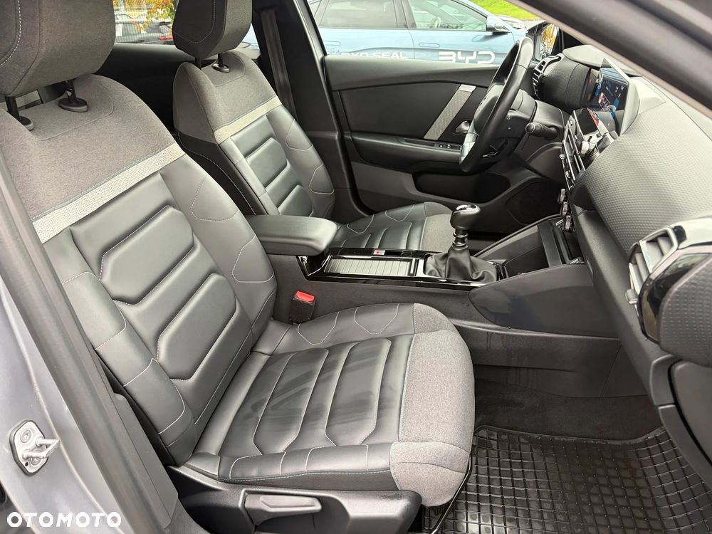 Citroën C4 1.2 PureTech Shine S&S - 18