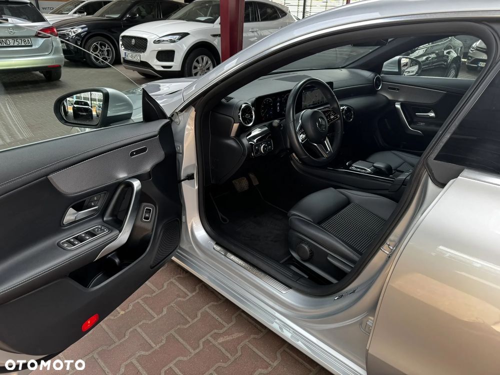 Mercedes-Benz CLA 200 Progressive 7G-DCT - 11