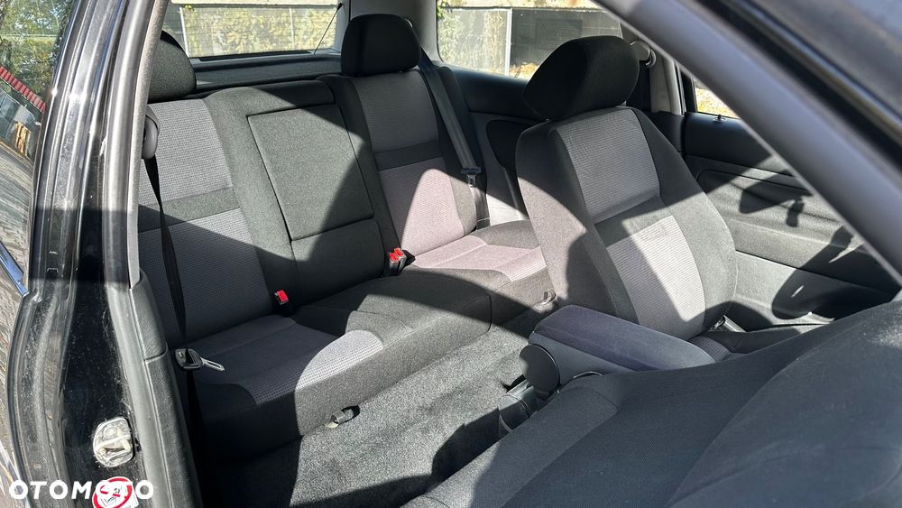 Volkswagen Golf - 31