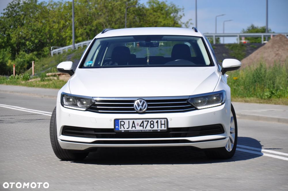 Volkswagen Passat 2.0 TDI SCR Comfortline - 28