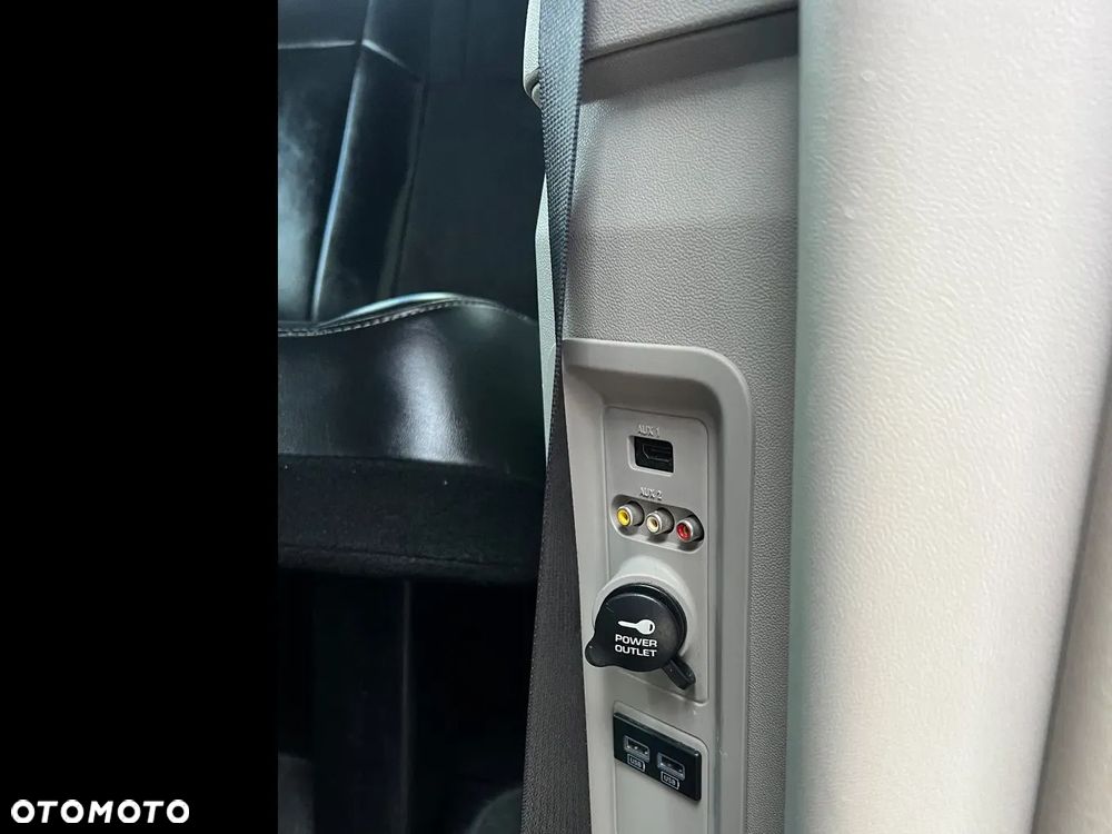 Lancia Voyager 2.8 Multijet 16v Platinum - 20