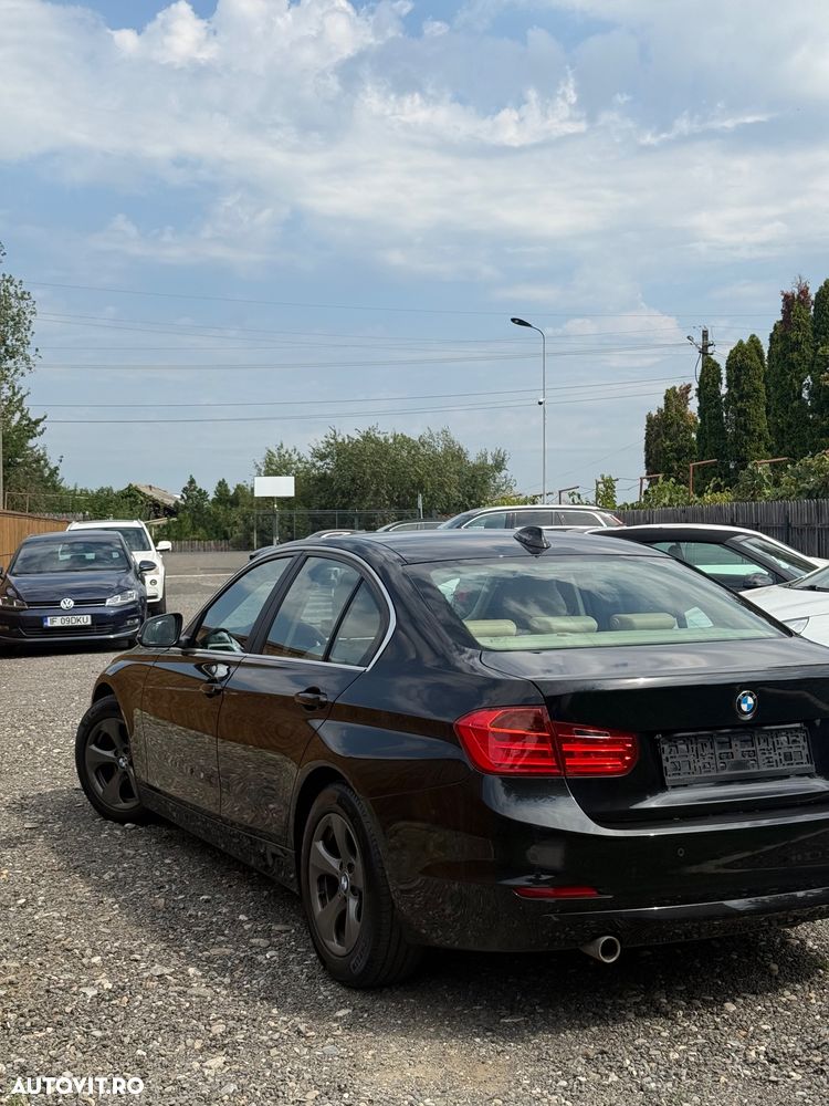 BMW Seria 3 320d Efficient Dynamic Edition Aut. Luxury Line - 11
