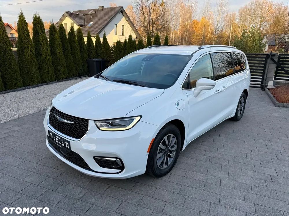 Chrysler Pacifica - 17