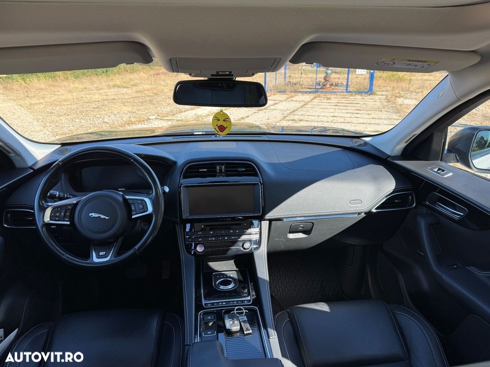 Jaguar F-Pace 20d AWD Aut. R-Sport - 15
