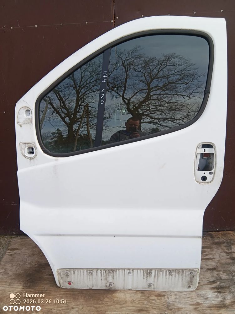 TRAFIC II VIVARO A drzwi lewe białe 474 - 1