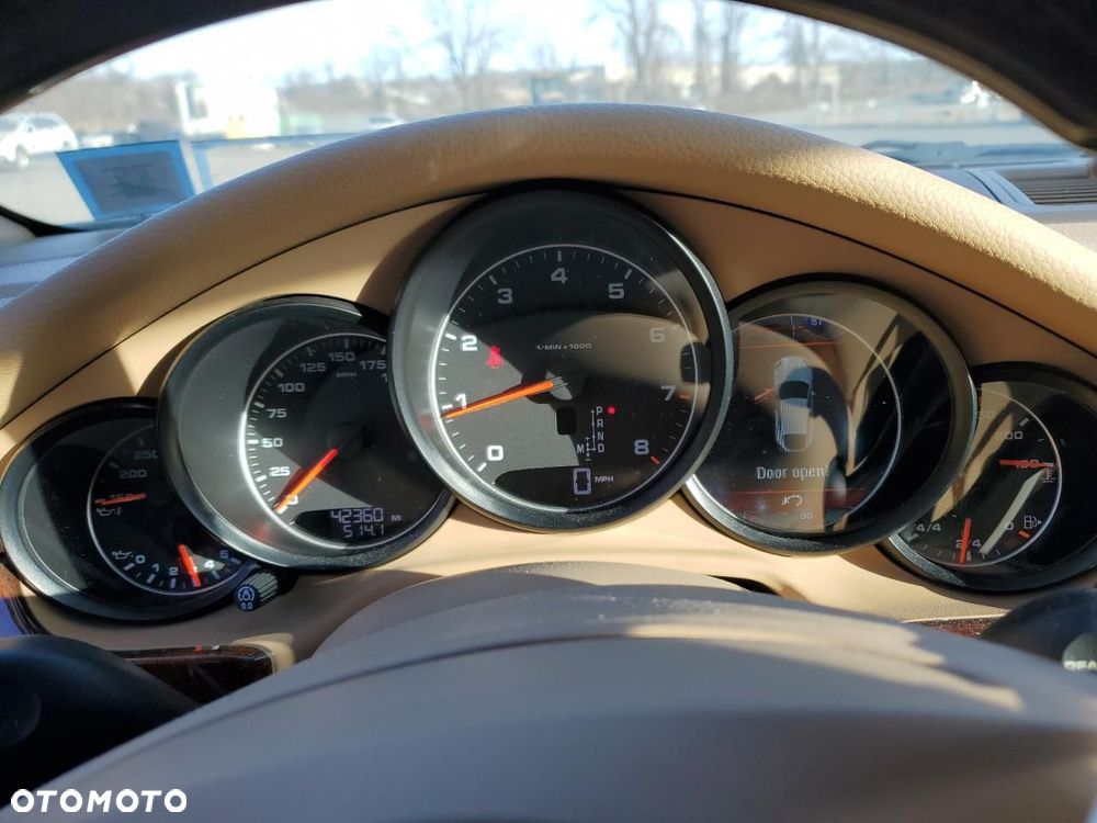 Porsche Panamera 4 - 9