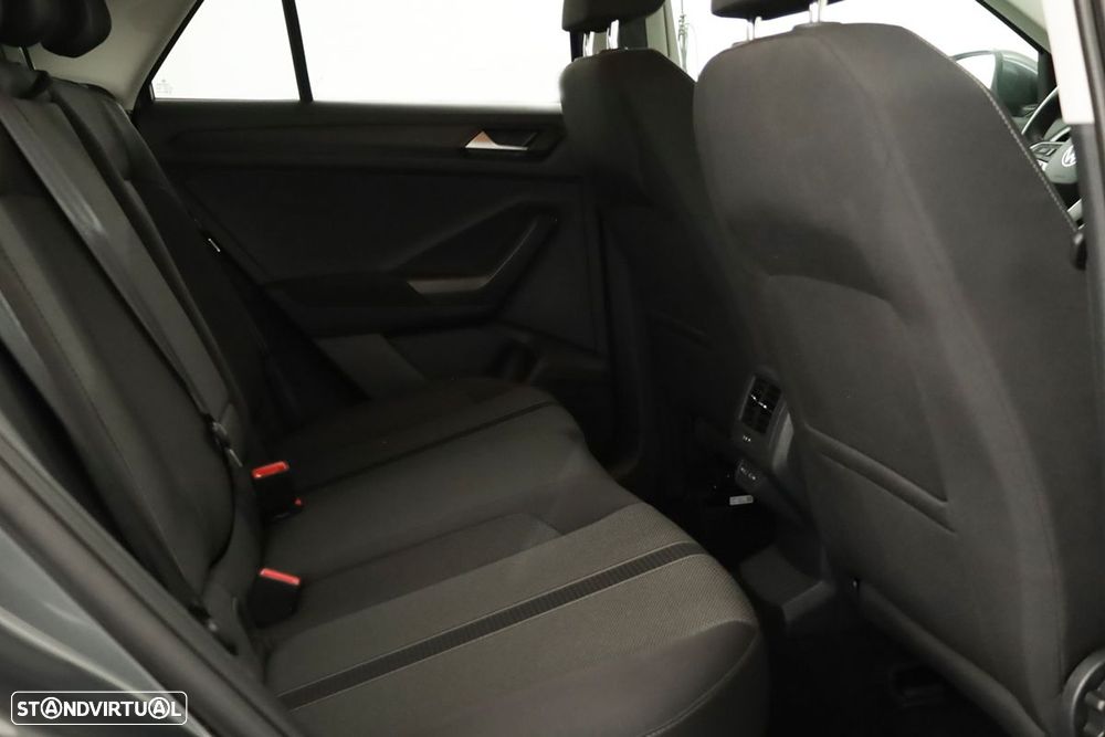 VW T-Roc 1.5 TSI Urban DSG - 21