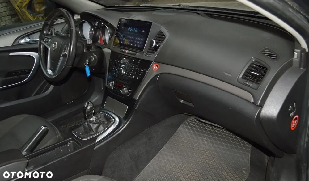 Opel Insignia - 32
