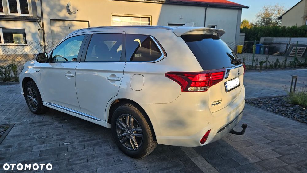 Mitsubishi Outlander 2.4 4WD Plug-In Hybrid Spirit+ - 4