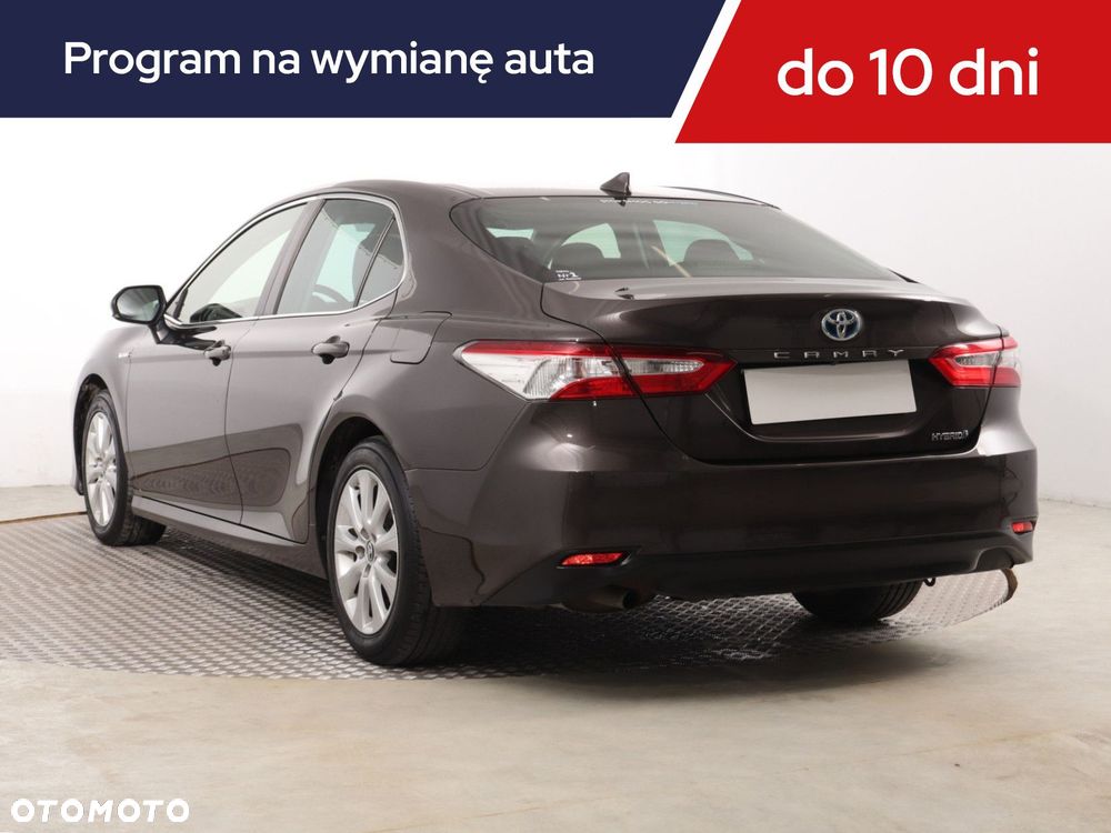 Toyota Camry - 6