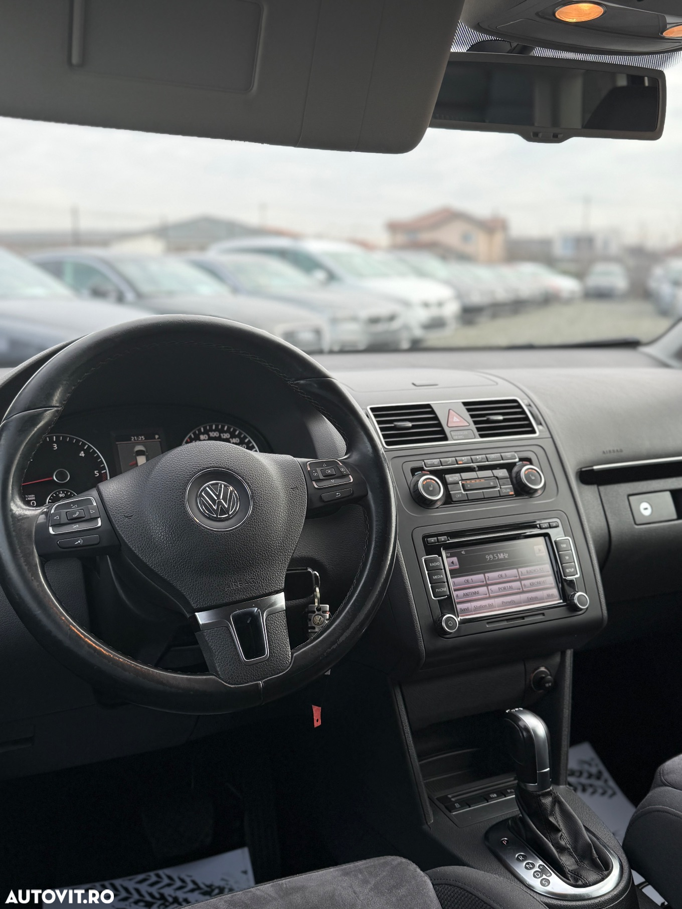 Volkswagen Touran 1.6 TDI DSG Highline - 33