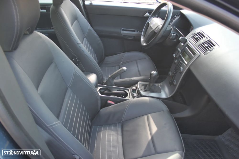 Volvo V50 2.0 D Nível 2 - 18