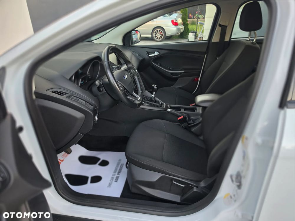 Ford Focus 1.5 TDCi SYNC Edition - 18