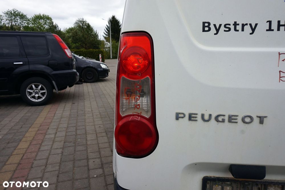 LAMPA TYLNA LEWA PARTNER III B9  PEUGEOT 2008-2018 - 3