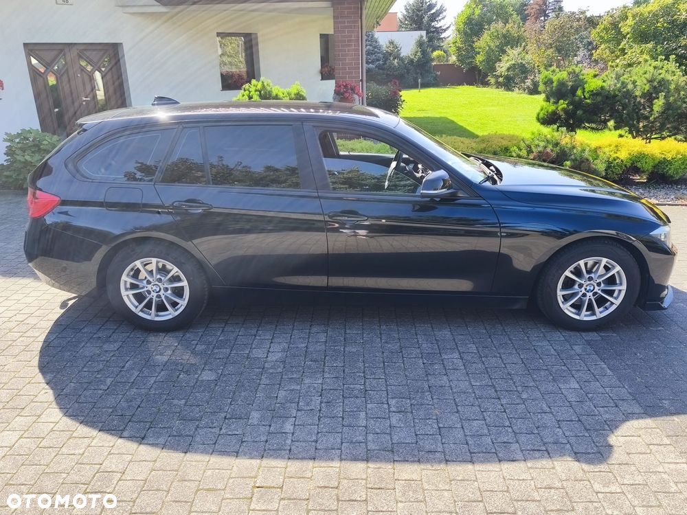 BMW Seria 3 320d - 4
