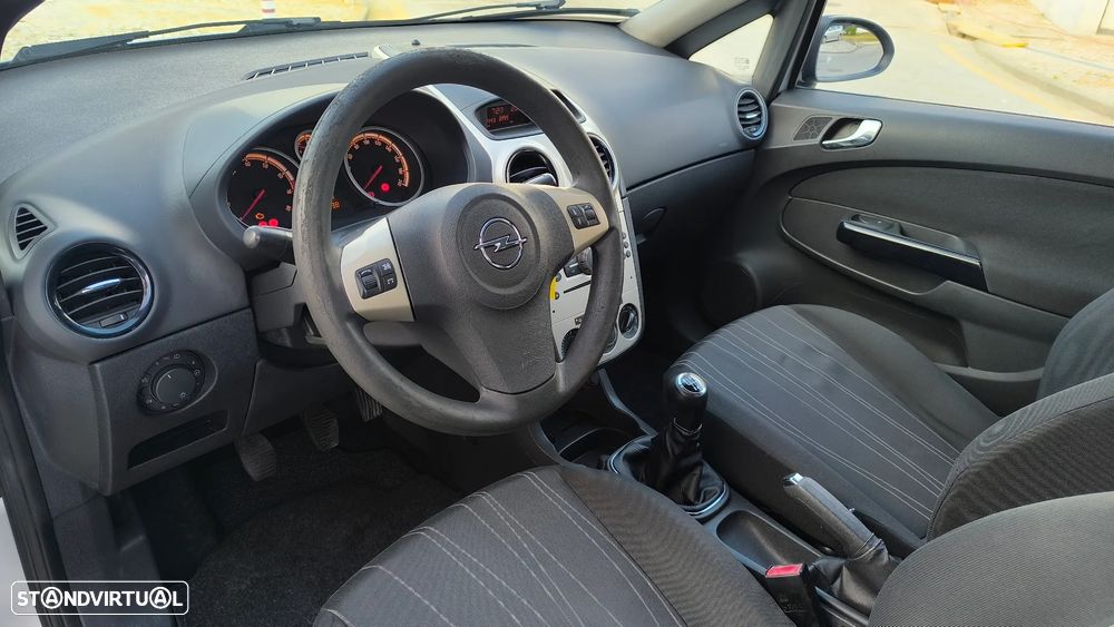 Opel Corsa 1.2 Cosmo - 32