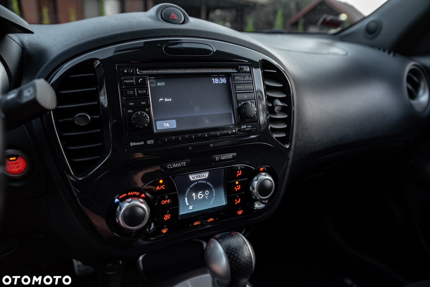 Nissan Juke 1.6 T Tekna 4x4 - 33