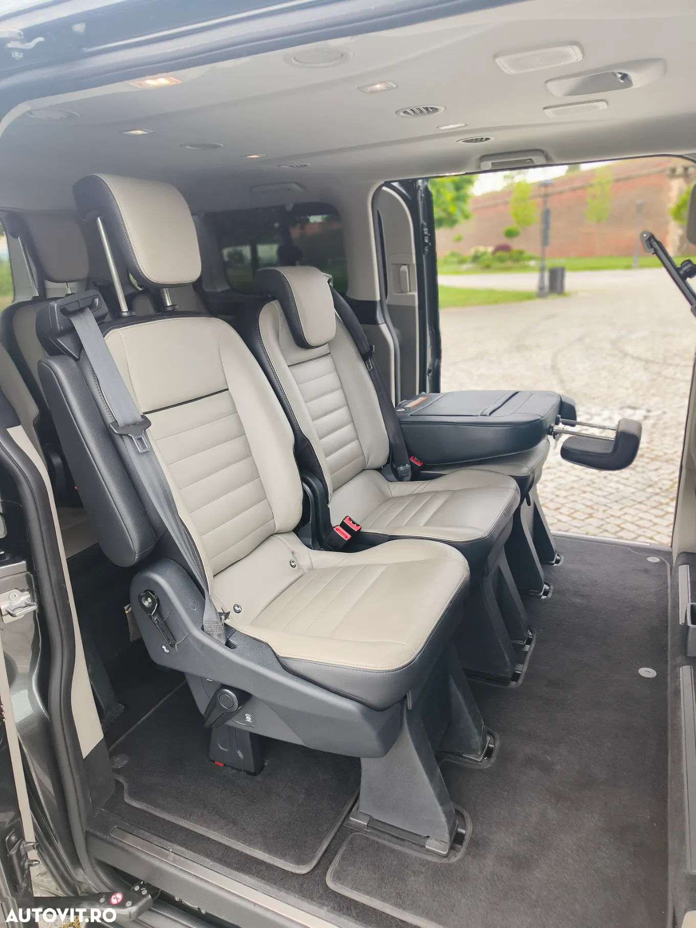 Ford Tourneo Custom - 9