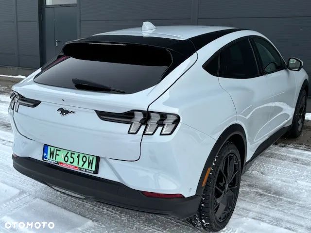 Ford Mustang Mach-E - 16