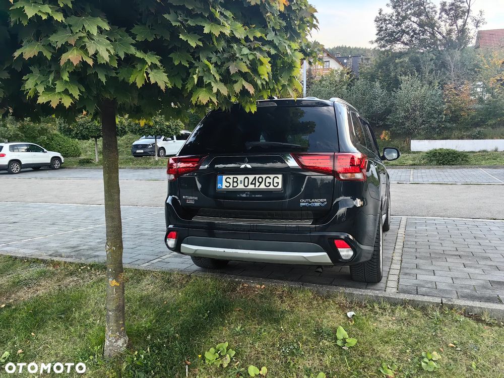 Mitsubishi Outlander - 6