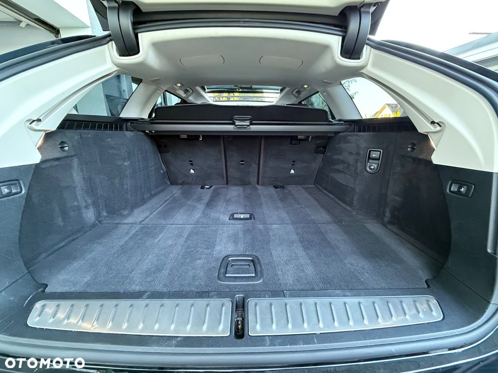 BMW Seria 5 520i Touring Luxury Line - 40