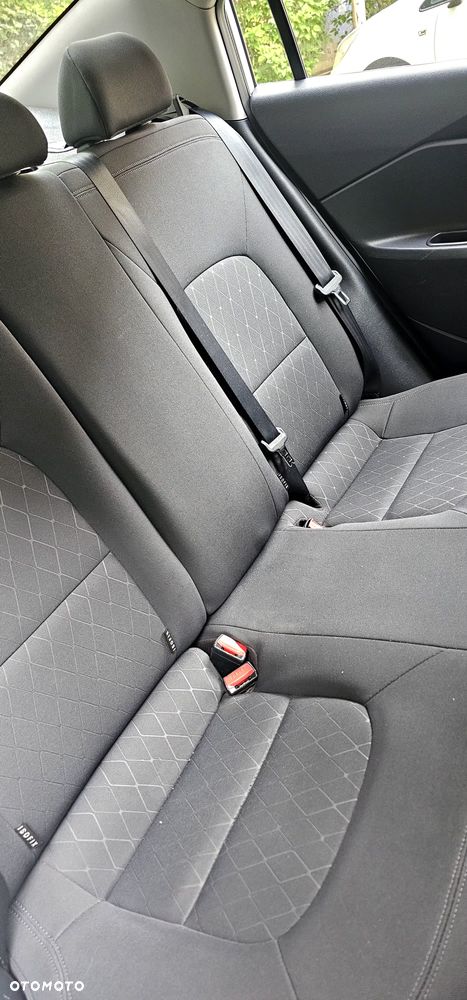 Kia Rio 1.4 M - 11