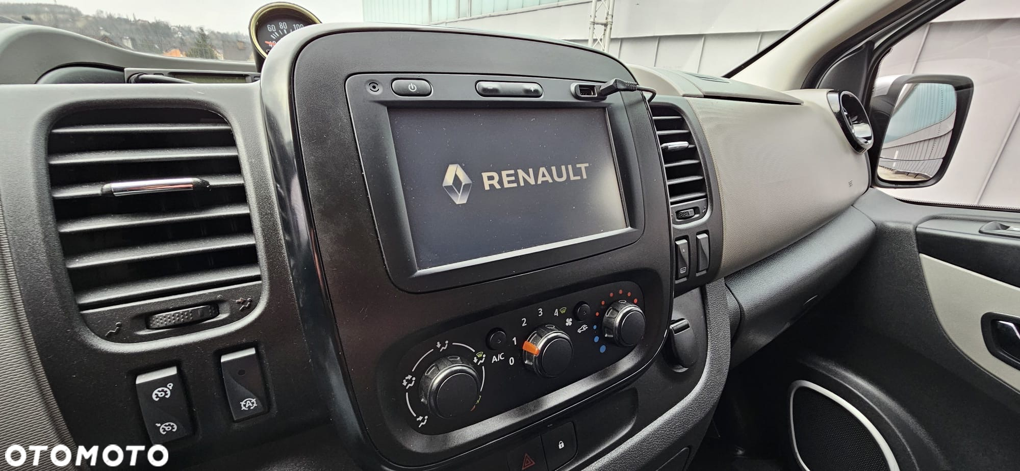 Renault Trafic - 9
