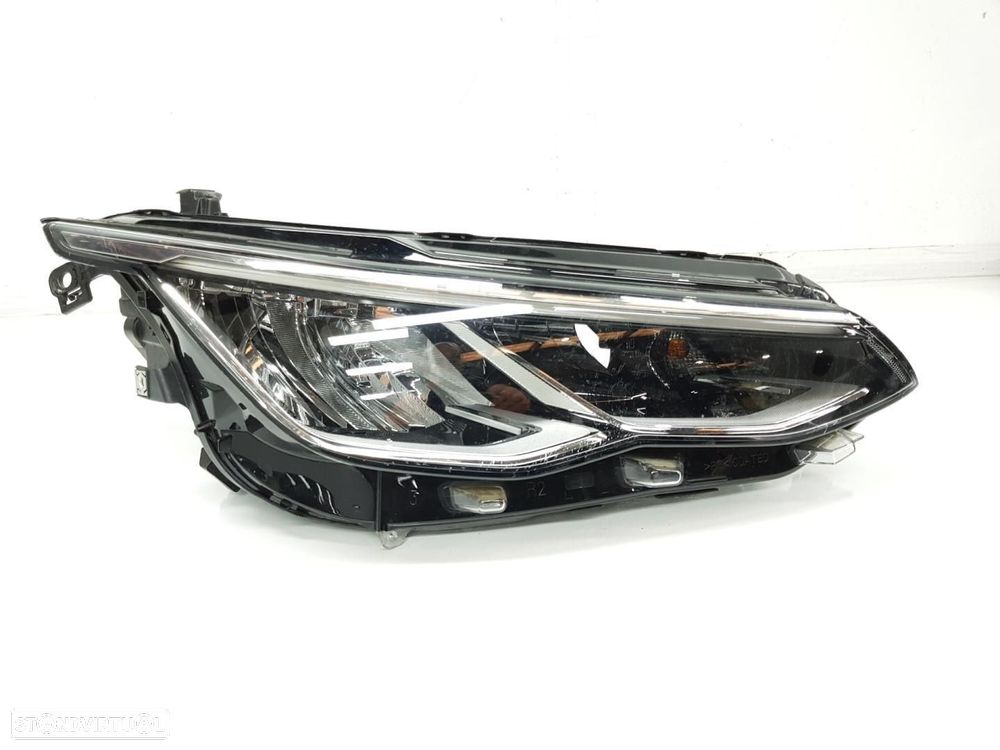 FAROL DIREITO VOLKSWAGEN GOLF VIII BERLINA CD1 - 1
