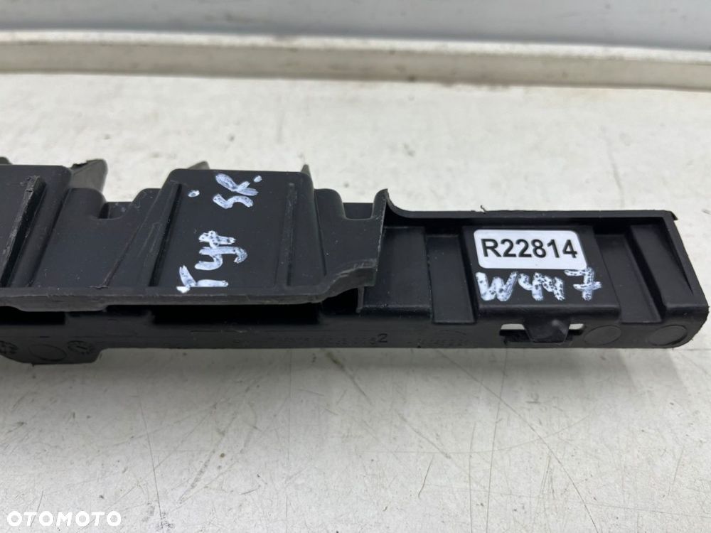 Ślizg Mercedes Vito w447 14r.- tylne środkowe mocowanie wspornik uchwyt zderzaka a4478850516 - 8