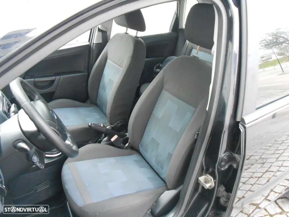 Ford Fiesta 1.25 Trend - 17