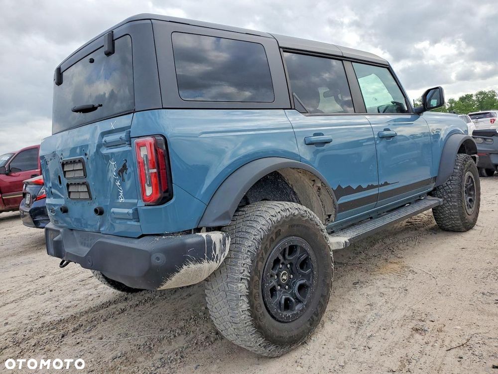 Ford Bronco - 4