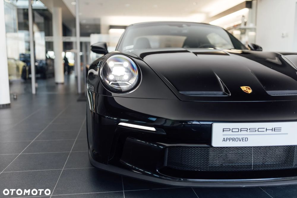 Porsche 911 GT3 Touring PDK - 35