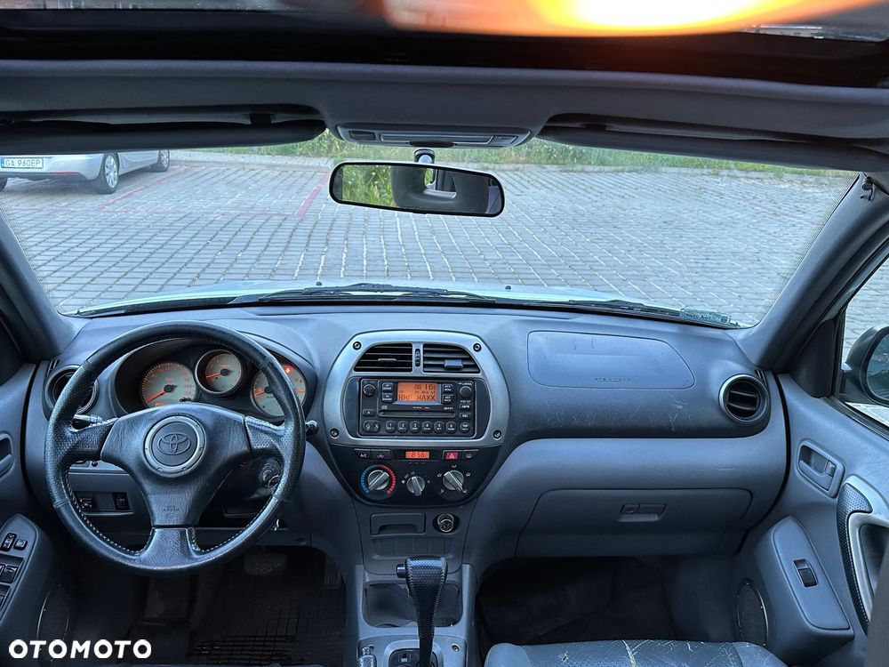 Toyota RAV4 2.0 VVT-i 4x4 - 11