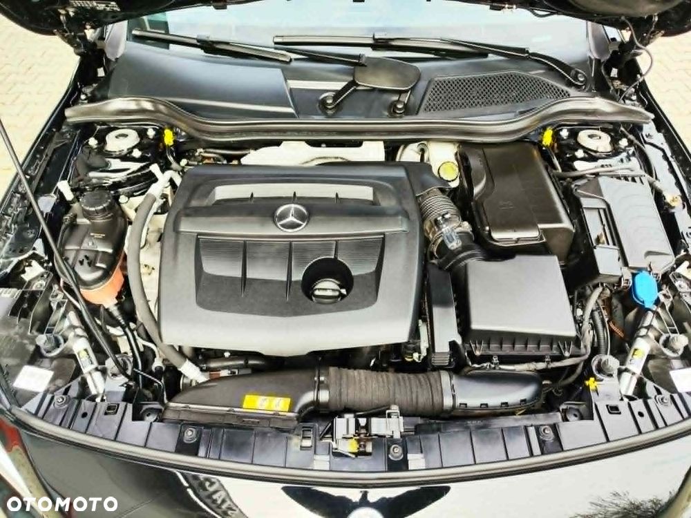 Mercedes-Benz GLA 180 d 7G-DCT AMG Line - 15