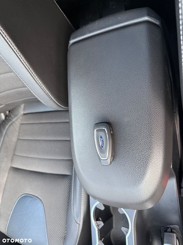 Ford Kuga 2.0 TDCi 4WD Titanium Plus - 32