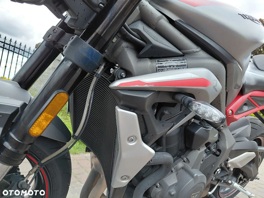 Triumph Street Triple - 20