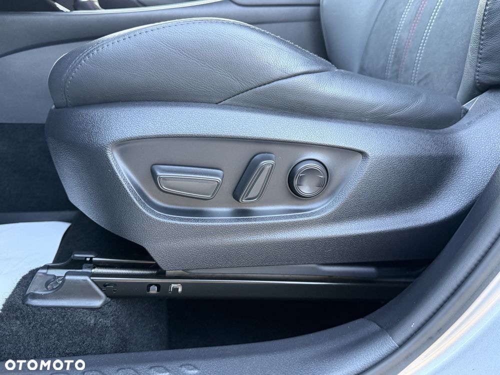 Toyota C-HR 1.8 Hybrid GPF GR Sport - 38