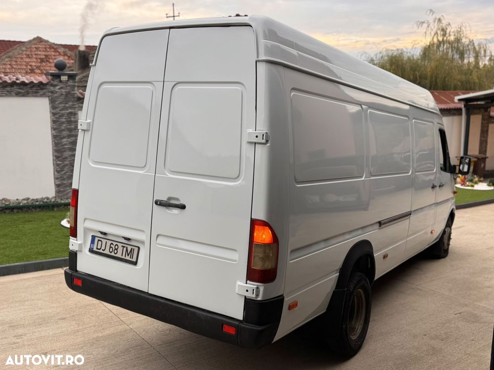 Mercedes-Benz Sprinter - 4