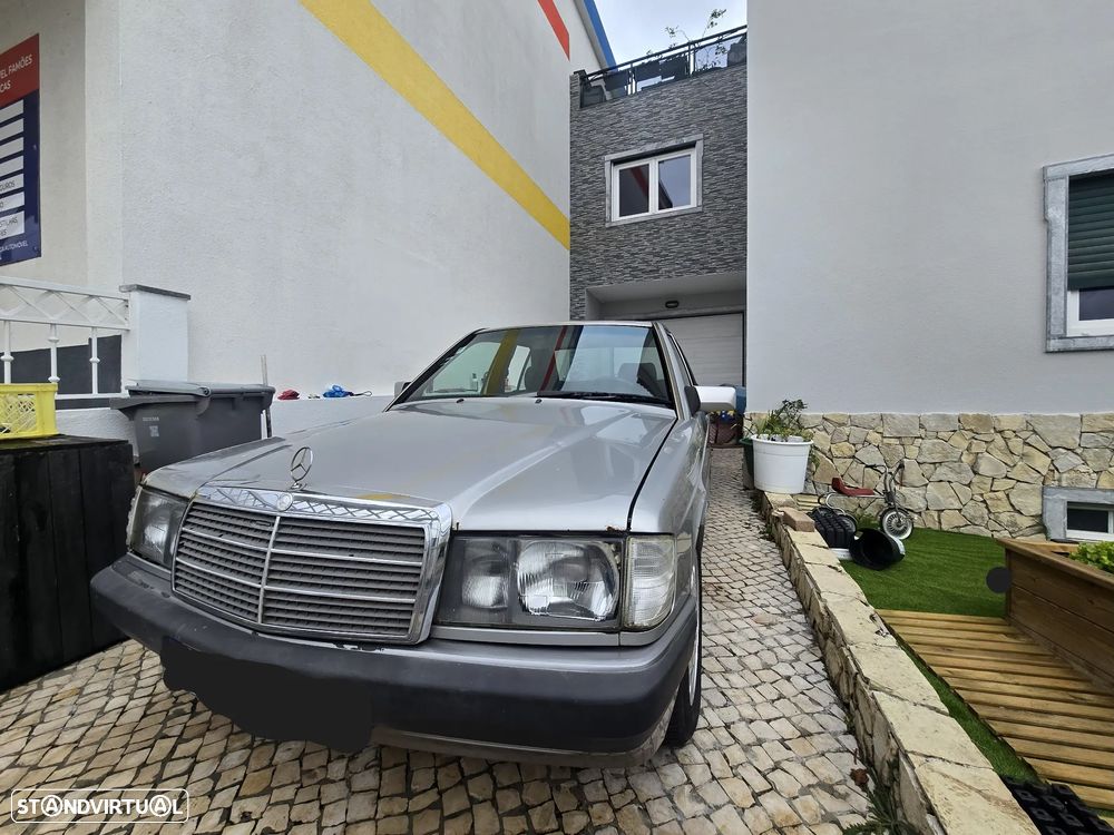 Mercedes-Benz W201 (1982-1993) 190 D 2.0 - 8