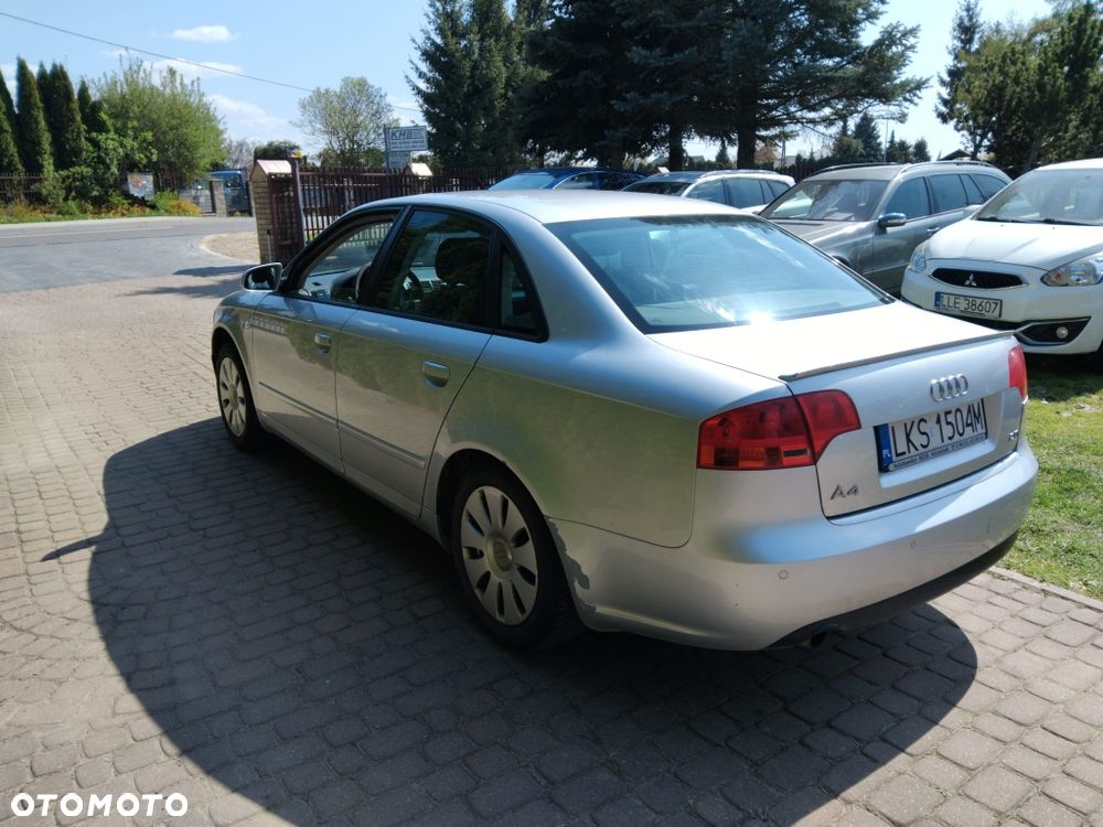 Audi A4 Limousine - 3