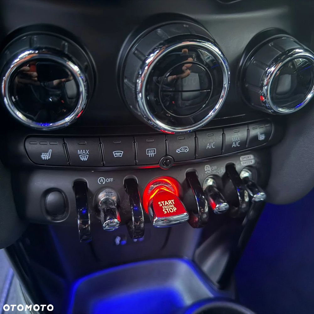 MINI Cooper Essential Trim - 15