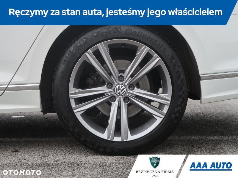 Volkswagen Passat - 16