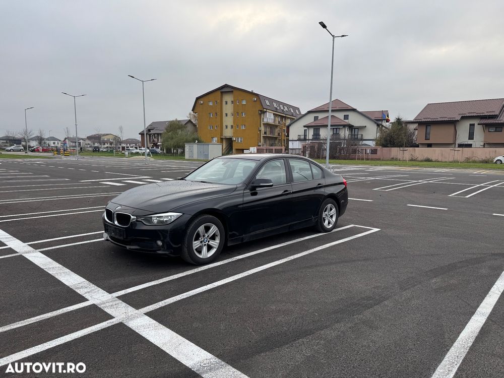 BMW Seria 3 318d Aut. Luxury Line - 12