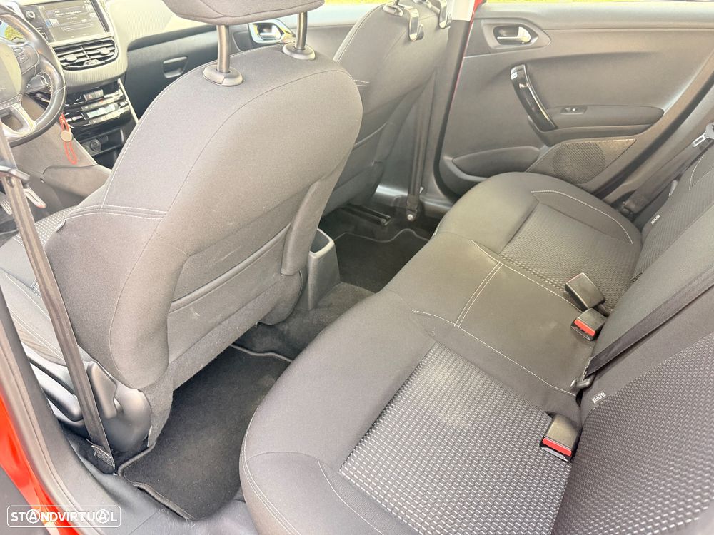 Peugeot 208 1.2 PureTech Allure - 14