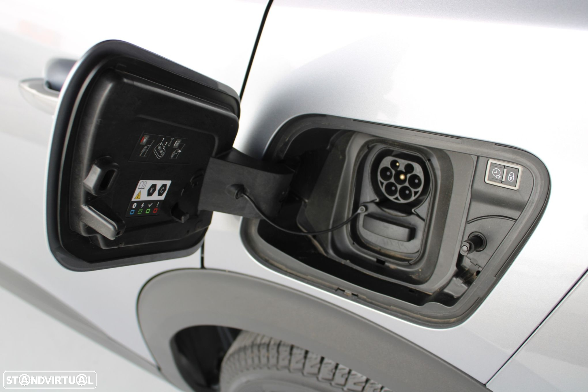Peugeot e-2008 50 kWh Active Pack - 33