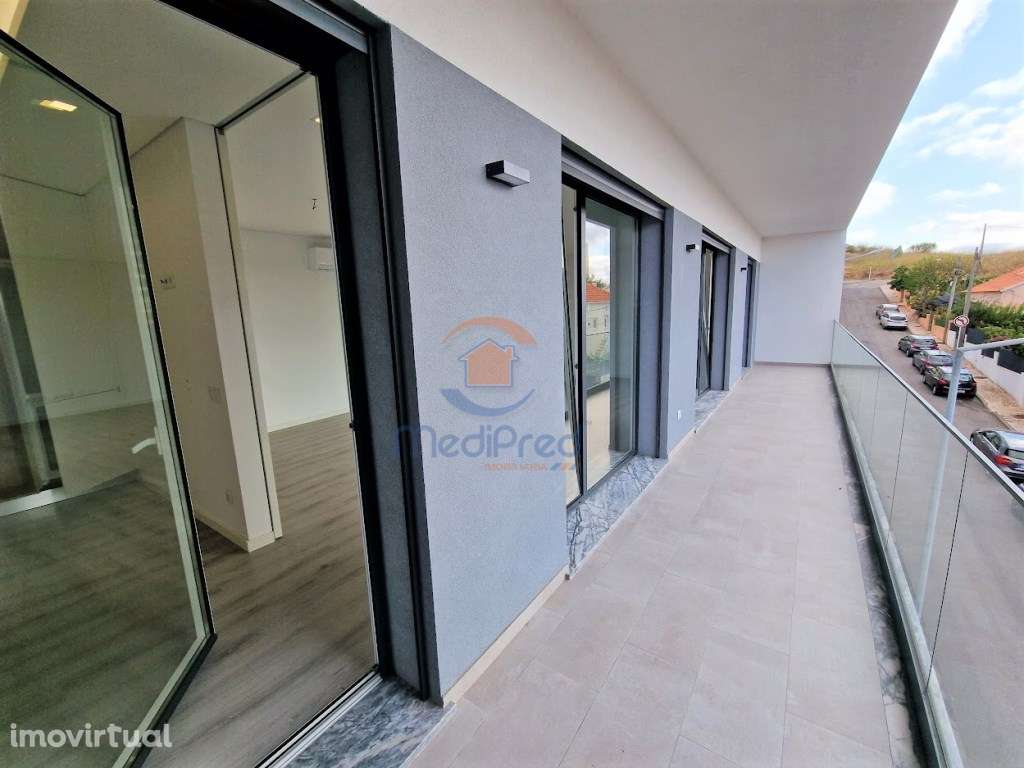 Apartamento T3 NOVO c/ 3 WCs, 2 Varandas e BOX | Santo António dos ... - Grande imagem: 5/53