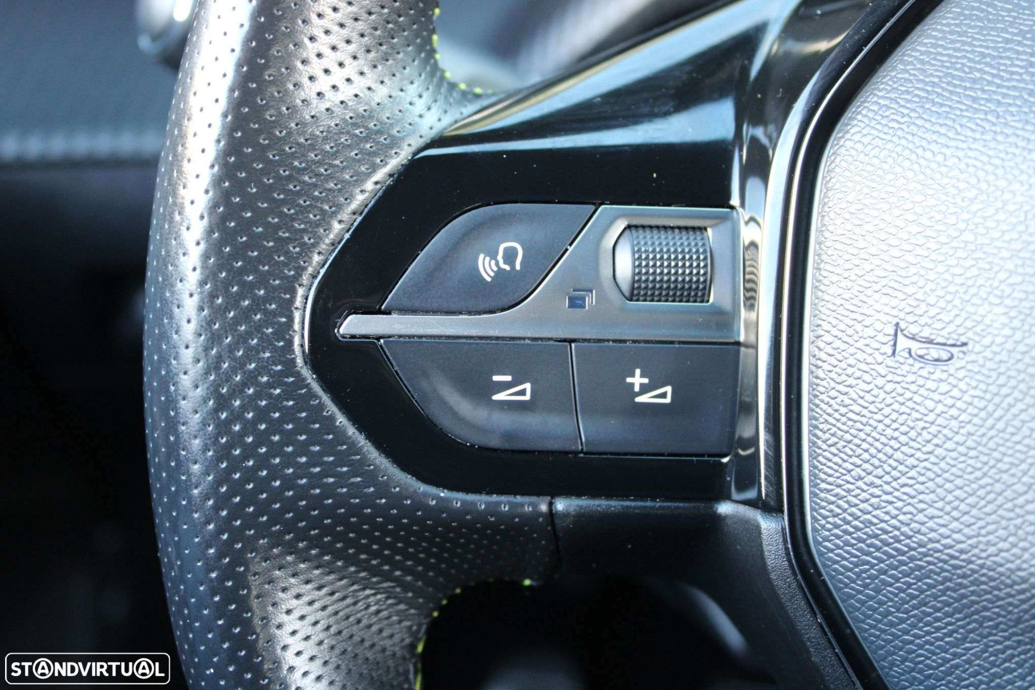 Peugeot 2008 1.2 PureTech GT Line - 22