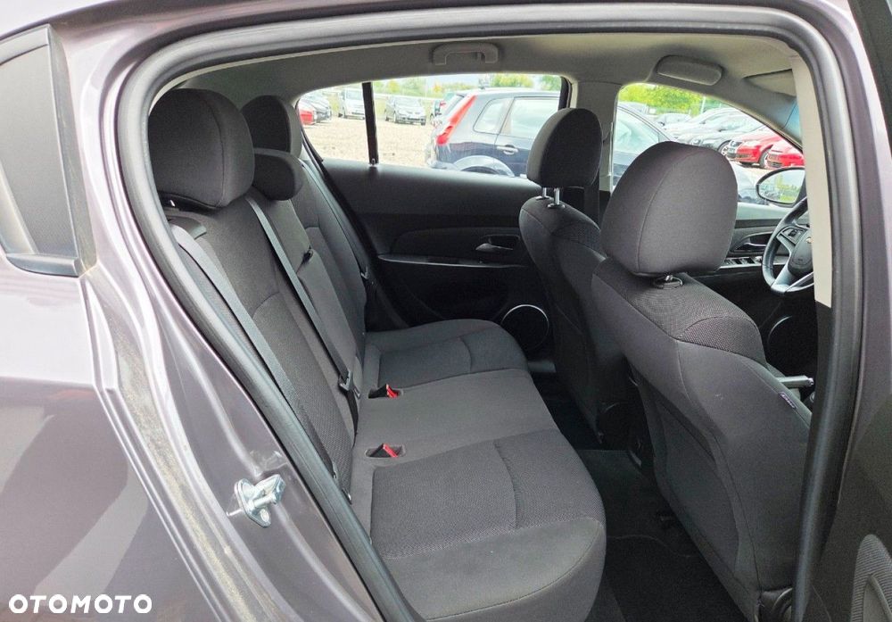 Chevrolet Cruze - 18