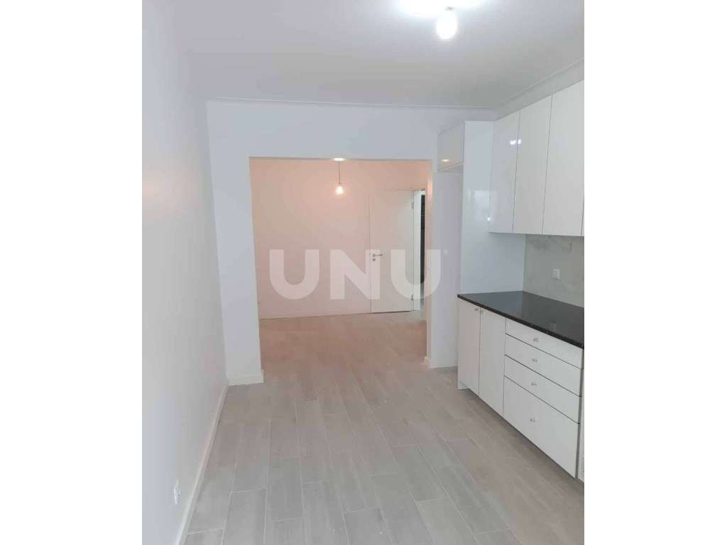 Apartamento T2 + 1 com quintal Remodelado - Grande imagem: 5/16